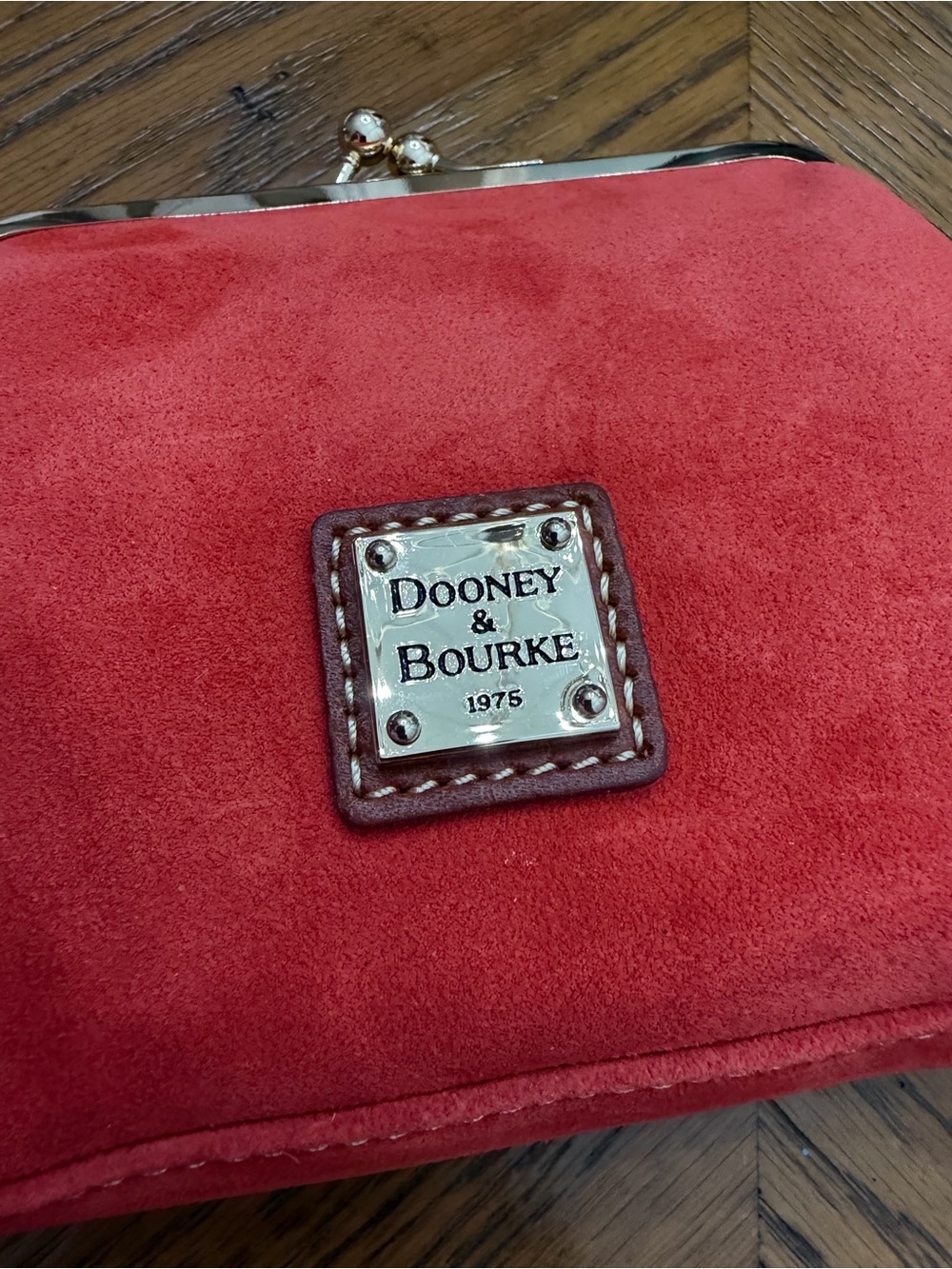 RARE Dooney & Bourke Deep Coral Suede Large Kiss-Lock Card Coin Pouch - Picture 3 of 9
